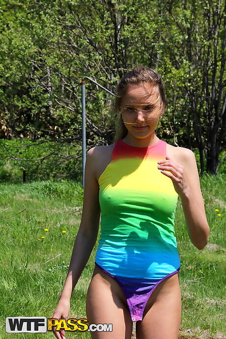 Private Sex Tapes pleased to share with you a free picture gallery with Katya in sex scene