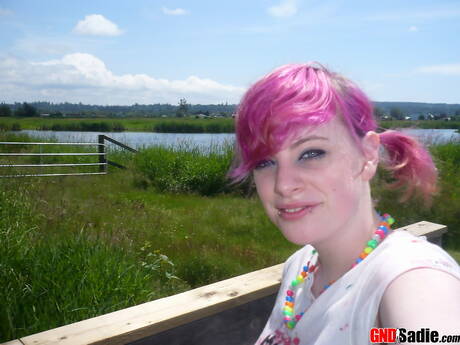 GND Sadie invite you to explore free pics featuring Sadie showing well-done form