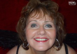 TAC Amateurs are pleased to offer you a free photos featuring Busty Bliss unveiling nice body