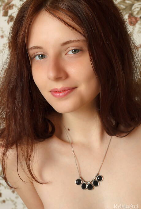 Rylsky Art invite you to explore free pics featuring Sienna has a nice form